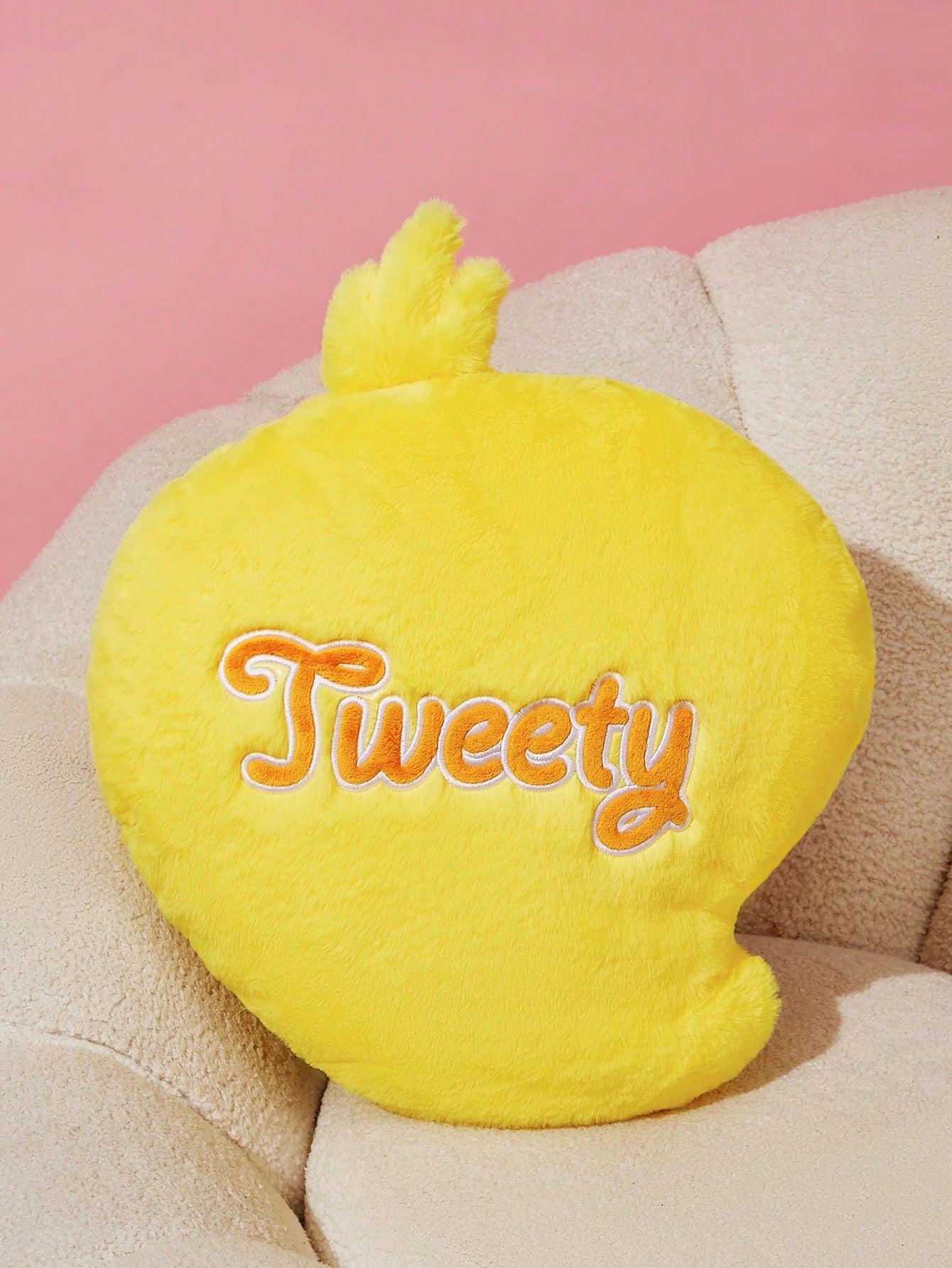 LOONEY TUNES X SHEIN Embroidered Cartoon And Letter Pattern Decorative Throw Pillow Yellow