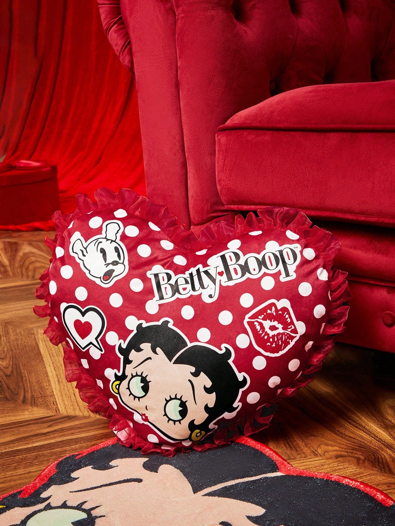 Betty Boop | ROMWE Cartoon Character And Polka Dot Pattern Heart Shaped Throw Pillow Multicolor