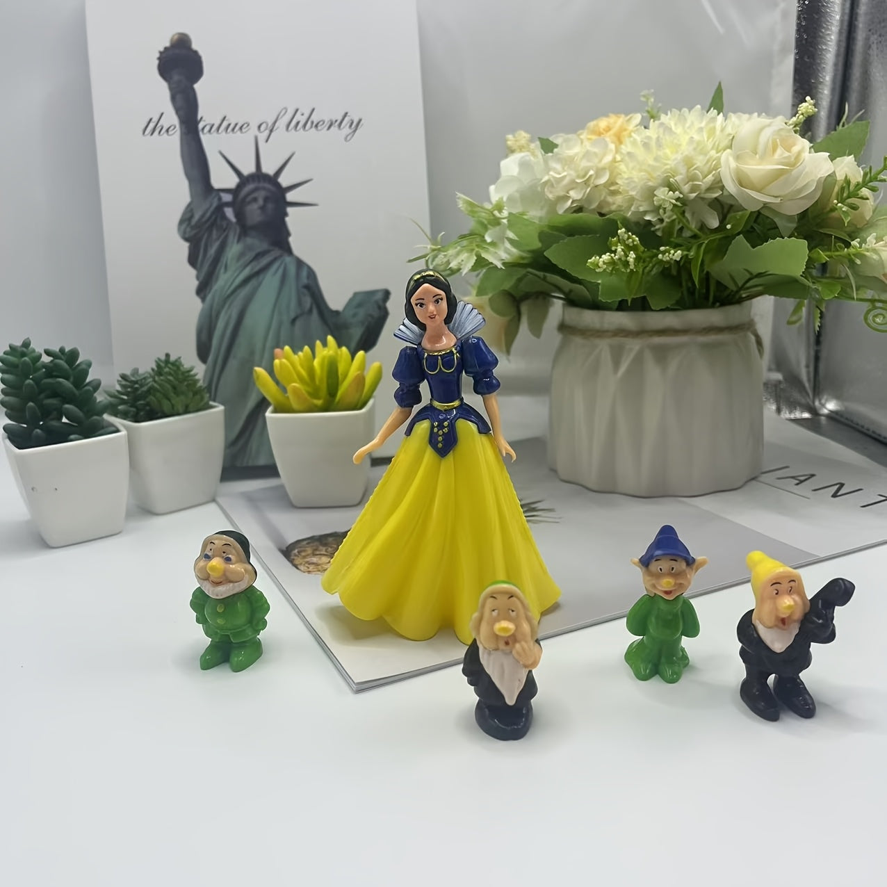8pcs set of Snow White and the Seven Dwarfs dolls, gnome decorations, statues, handicrafts, garden decorations, baking scene decorations, holiday gifts