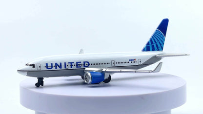 Ages 3-12 United Airlines Diecast Airplane Model - Weather Resistant Metal Collectible Push-Play Toy Gift & Decor